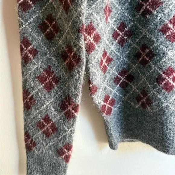 Zara Gray and Red Argyle Knit Sweater - Picture 5 of 6